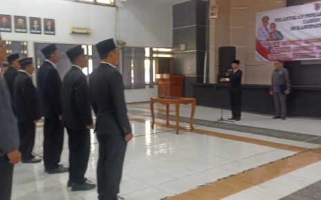 Suasana pelantikan 18 Pj.Kades di Aula BKSDM di Jalan Nusantara, Selasa 10 Februari 2026.